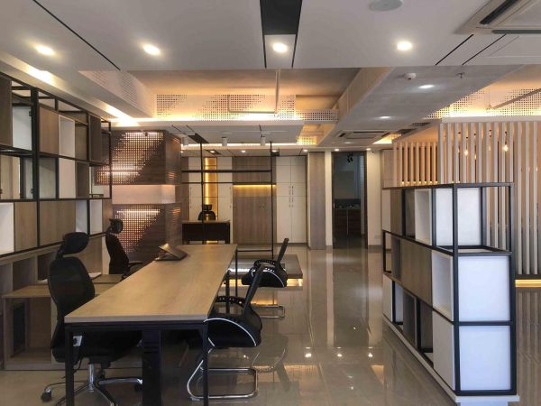  Bedrooms Commercial Properties for Rent