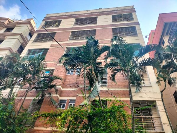 4 Bedrooms Residential Properties for Rent
