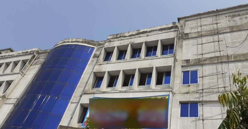  Bedrooms Commercial Properties for Rent