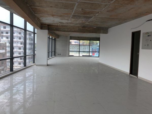  Bedrooms Commercial Properties for Rent