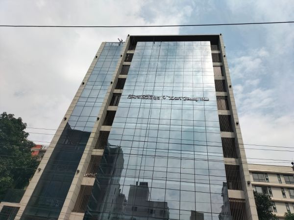  Bedrooms Commercial Properties for Rent