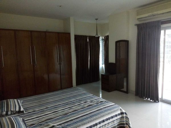 4 Bedrooms Residential Properties for Rent
