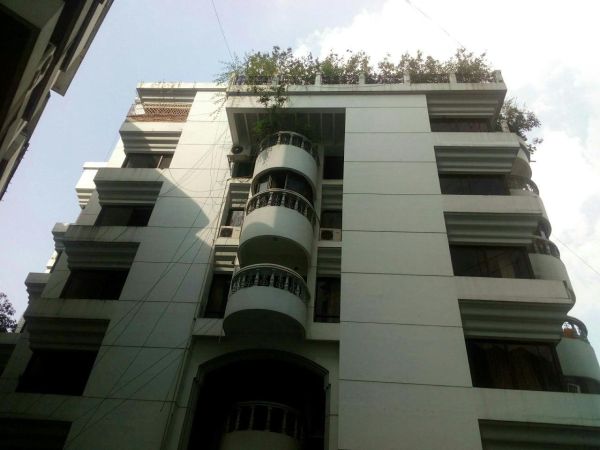 4 Bedrooms Residential Properties for Rent