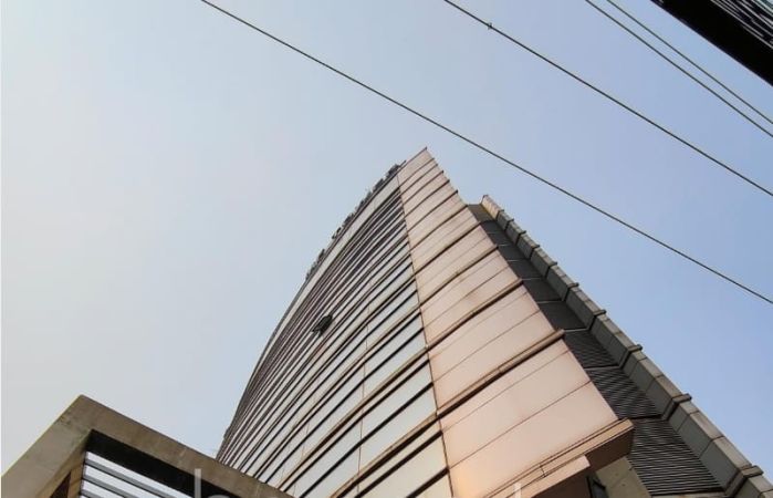  Bedrooms Commercial Properties for Rent