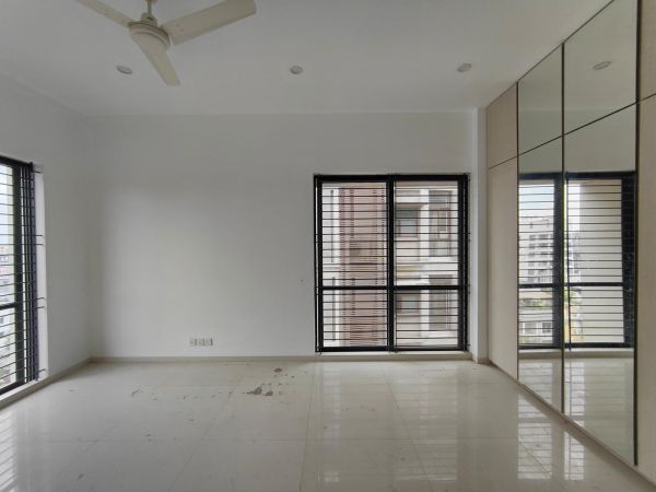 4 Bedrooms Residential Properties for Rent