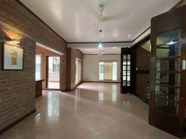 2 Bedrooms Residential Properties for Rent