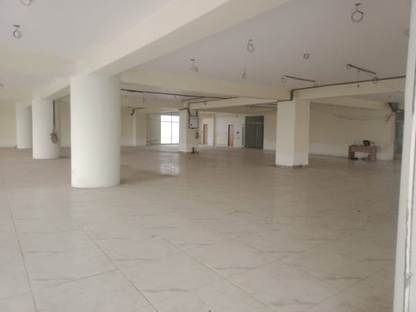  Bedrooms Commercial Properties for Rent