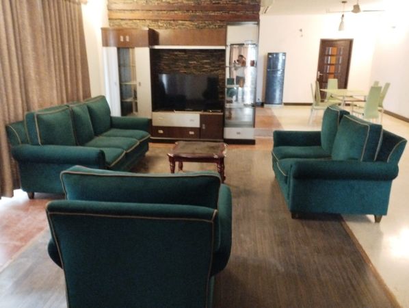 3 Bedrooms Residential Properties for Rent