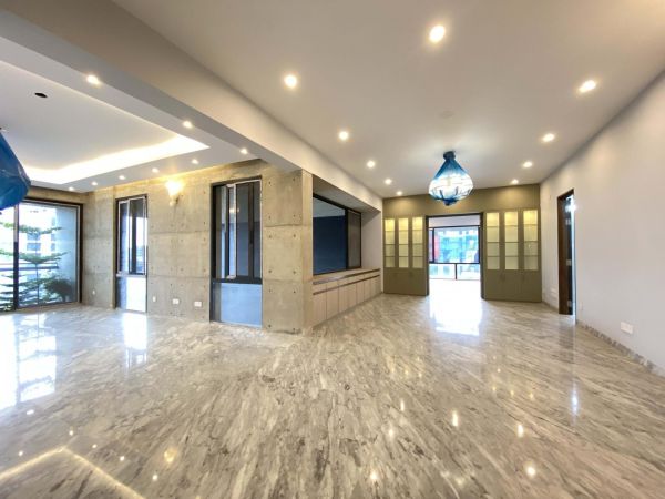 4 Bedrooms Residential Properties for Rent