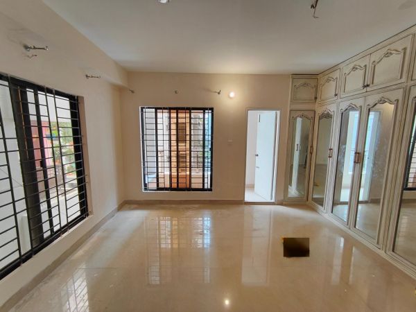4 Bedrooms Residential Properties for Rent