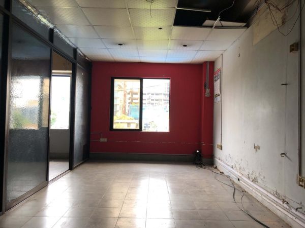 Bedrooms Commercial Properties for Rent