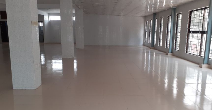 Bedrooms Commercial Properties for Rent