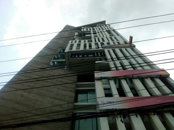  Bedrooms Commercial Properties for Rent