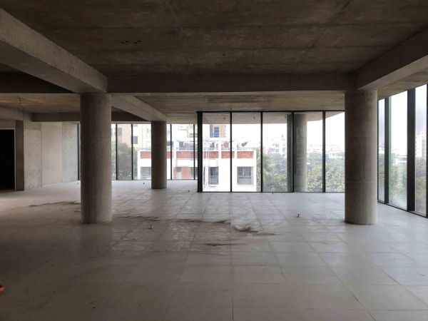  Bedrooms Commercial Properties for Rent