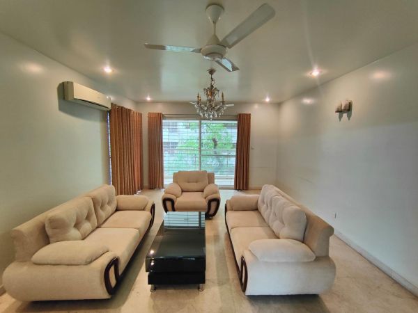 4 Bedrooms Residential Properties for Rent