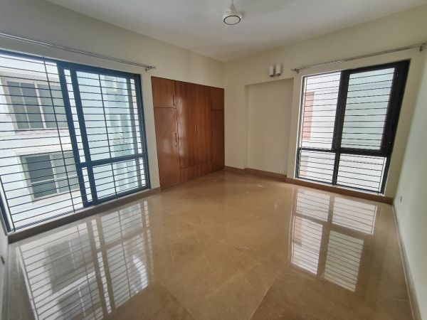 4 Bedrooms Residential Properties for Rent