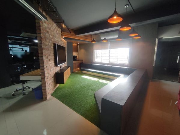  Bedrooms Commercial Properties for Rent