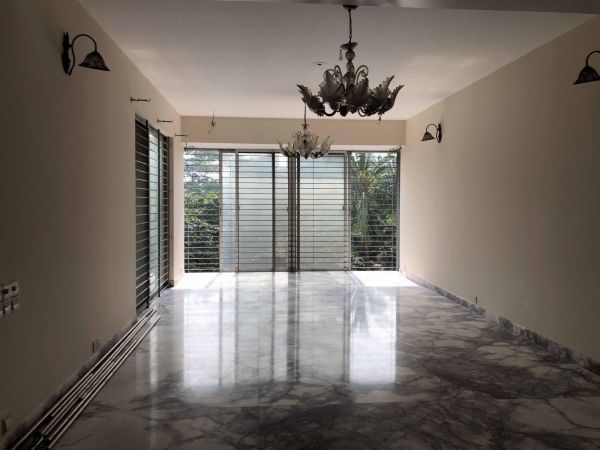 4 Bedrooms Residential Properties for Rent