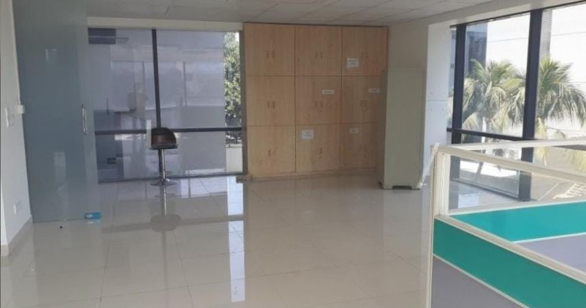  Bedrooms Commercial Properties for Rent