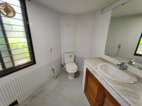 4 Bedrooms Residential Properties for Rent