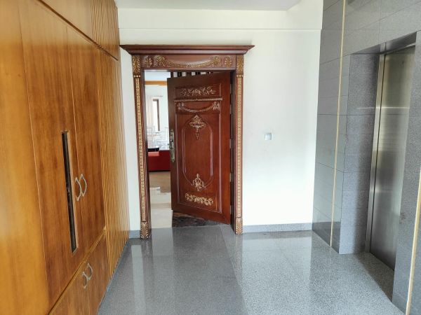 4 Bedrooms Residential Properties for Rent