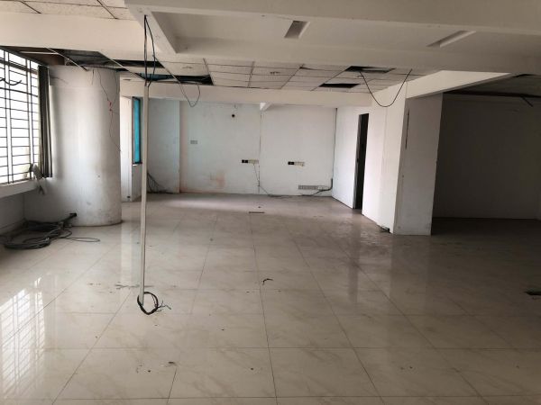  Bedrooms Commercial Properties for Rent
