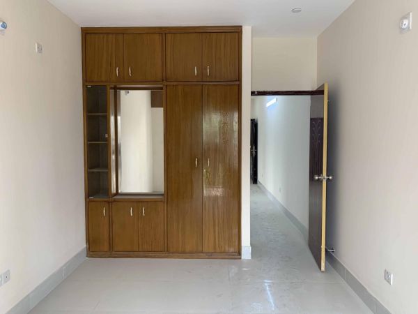 3 Bedrooms Residential Properties for Rent