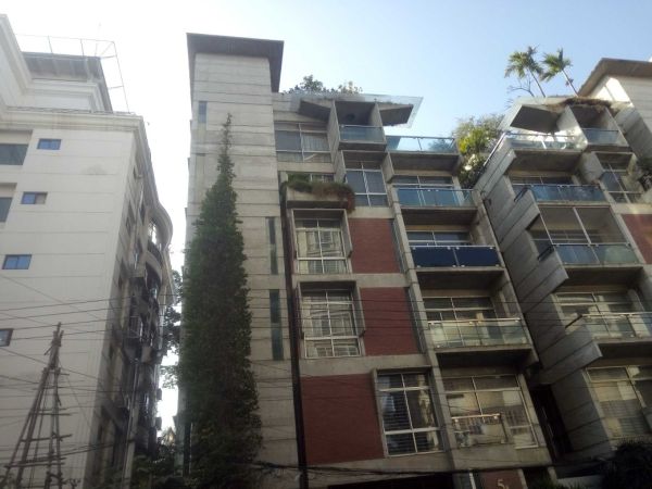 4 Bedrooms Residential Properties for Rent
