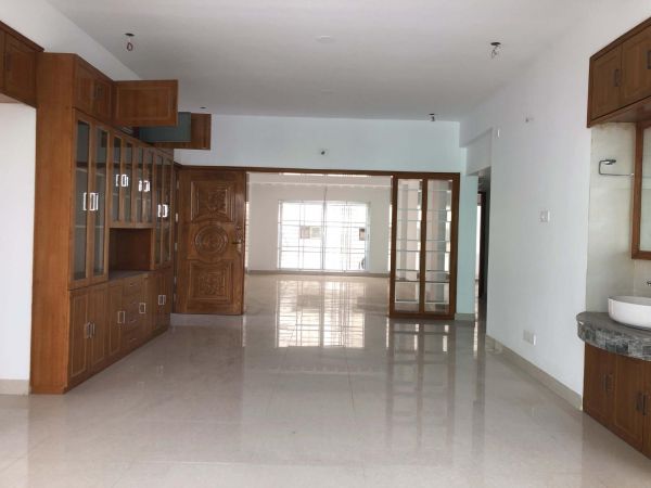 4 Bedrooms Residential Properties for Rent