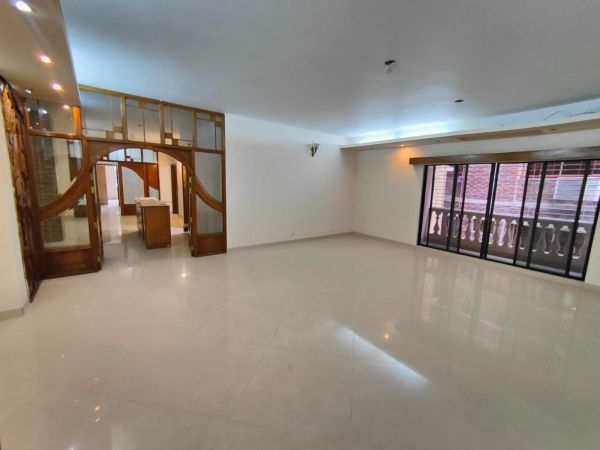 4 Bedrooms Residential Properties for Rent