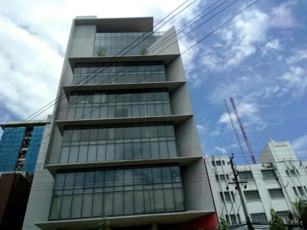  Bedrooms Commercial Properties for Sale