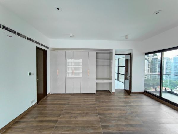 4 Bedrooms Residential Properties for Rent