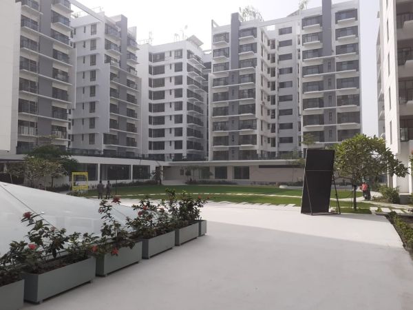 3 Bedrooms Residential Properties for Rent