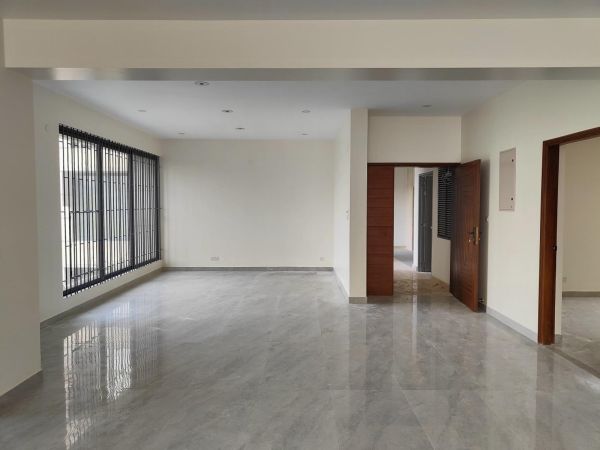 4 Bedrooms Residential Properties for Rent