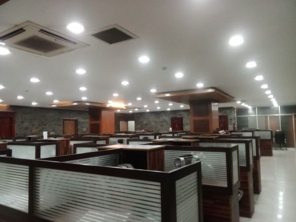  Bedrooms Commercial Properties for Sale