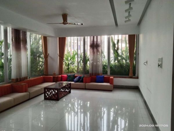 4 Bedrooms Residential Properties for Rent