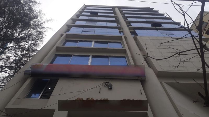  Bedrooms Commercial Properties for Rent