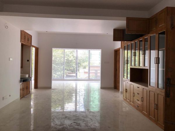 4 Bedrooms Residential Properties for Rent