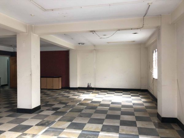  Bedrooms Commercial Properties for Rent
