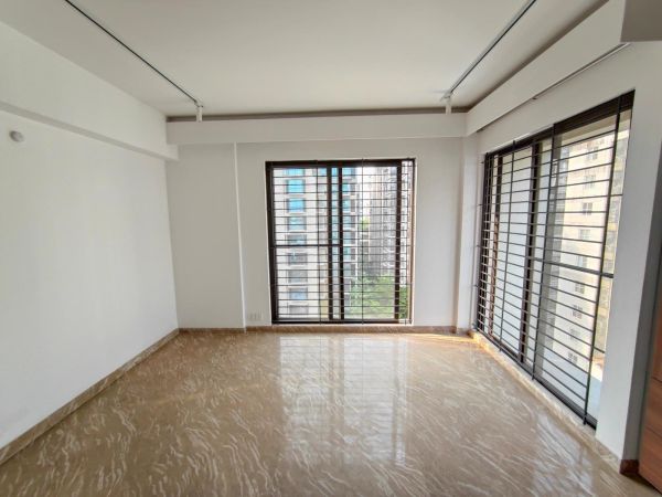 4 Bedrooms Residential Properties for Rent