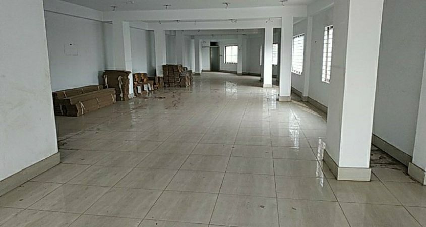  Bedrooms Commercial Properties for Rent