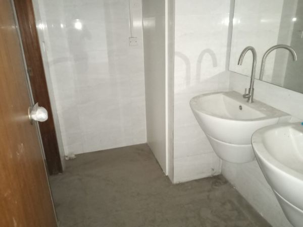  Bedrooms Commercial Properties for Rent