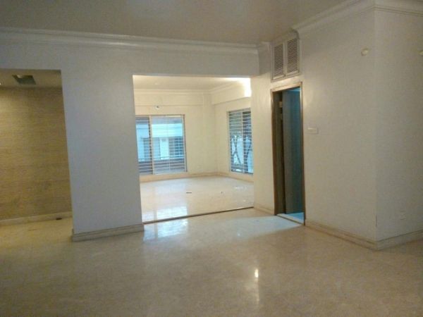 3 Bedrooms Residential Properties for Rent