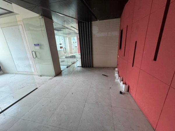  Bedrooms Commercial Properties for Rent