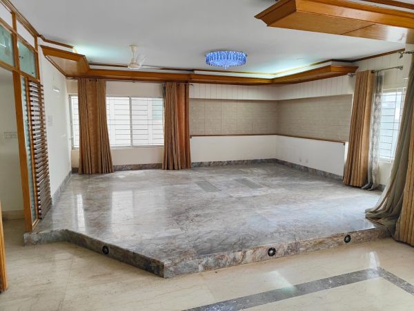 4 Bedrooms Residential Properties for Rent