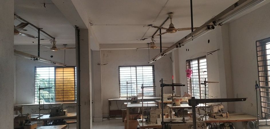 Bedrooms Commercial Properties for Rent