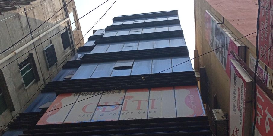  Bedrooms Commercial Properties for Sale
