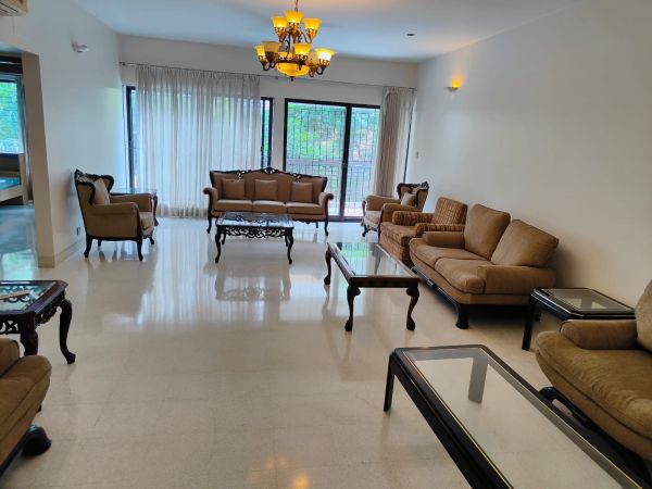 4 Bedrooms Residential Properties for Rent
