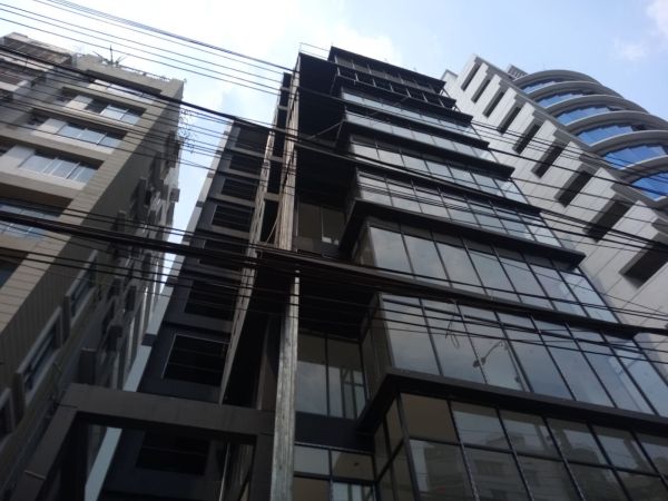  Bedrooms Commercial Properties for Rent