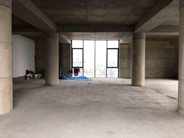  Bedrooms Commercial Properties for Rent